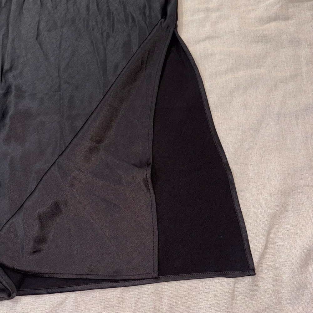 NWT Madewell V-Neck Satin Cap Sleeve Midi Dress Black Size 2 Classic Minimalist - Picture 5 of 10